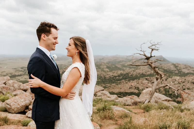 TaylarRodgersandBrettLaBonteBridalPortraits|ReibPhotography|OklahomaWeddingPhotographer-17