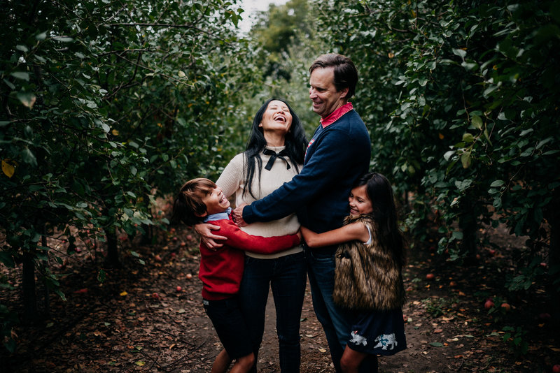 apple orchard family photos-7
