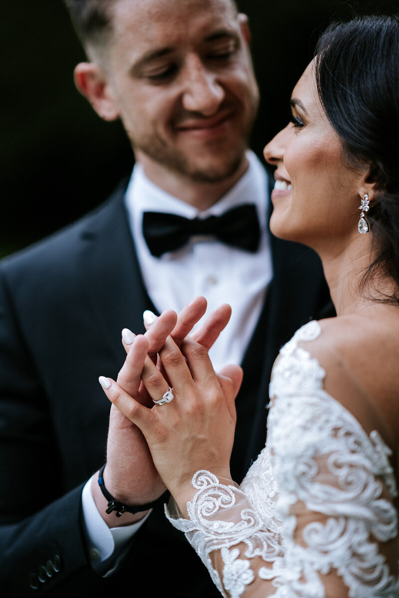 0054Humairaa & David Sneak Peeks - Howgarths Stone Manor - DanTomkins Photography-1