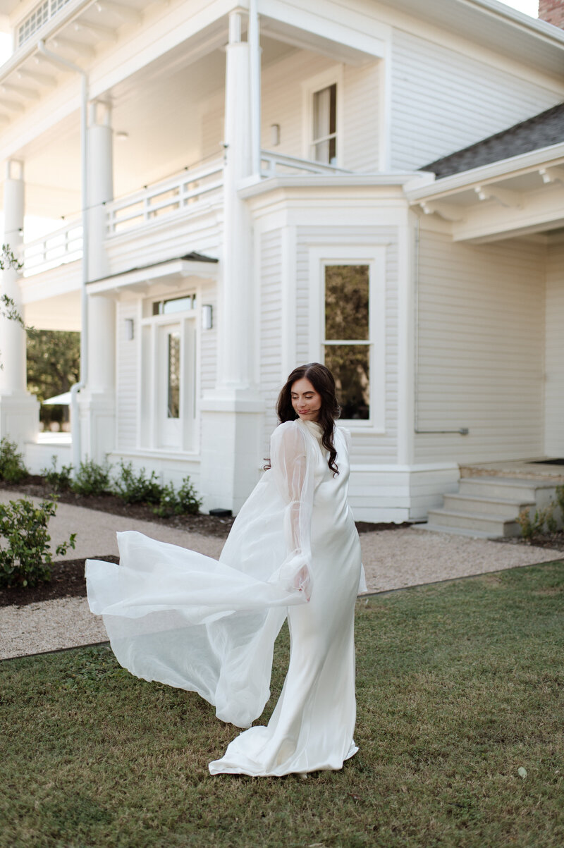 TheGrandLady-Grace-200