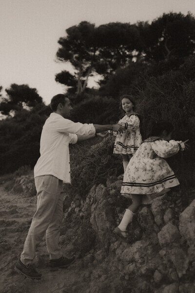 vivez des moments authentiques en famille a antibes et au cap dantibes avec un photographe professionnel