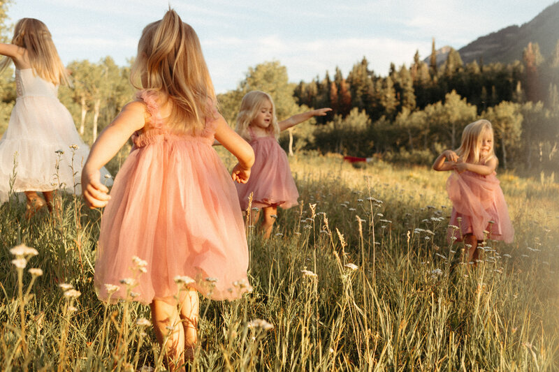 Four sisters run through.