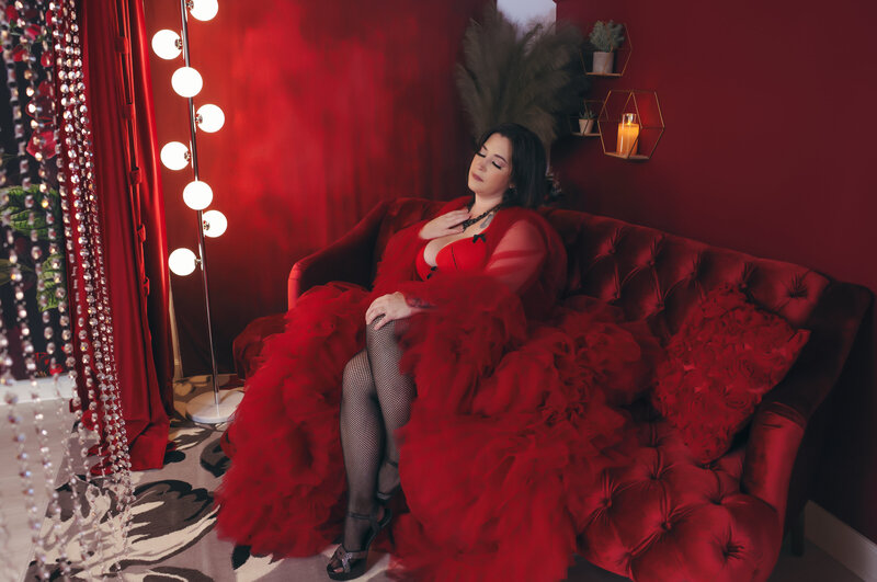 savannah-boudoir-red-room-crystals-portrait-02