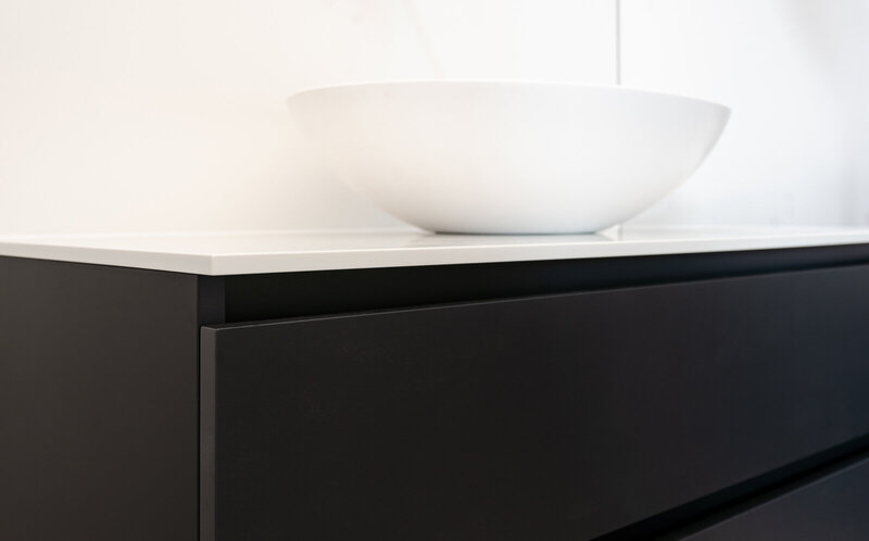 Badezimmer-Inennausbau-Waschtisch-Adam-Innenausbau-Lich-4