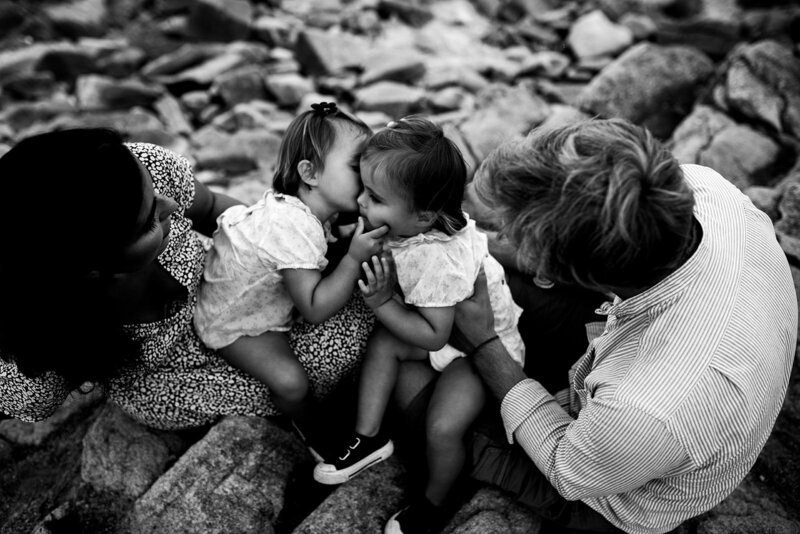 seance photo famille bretagne - seance photo famille a la plage - photographe famille lifestyle bretagne - philippine rollet
