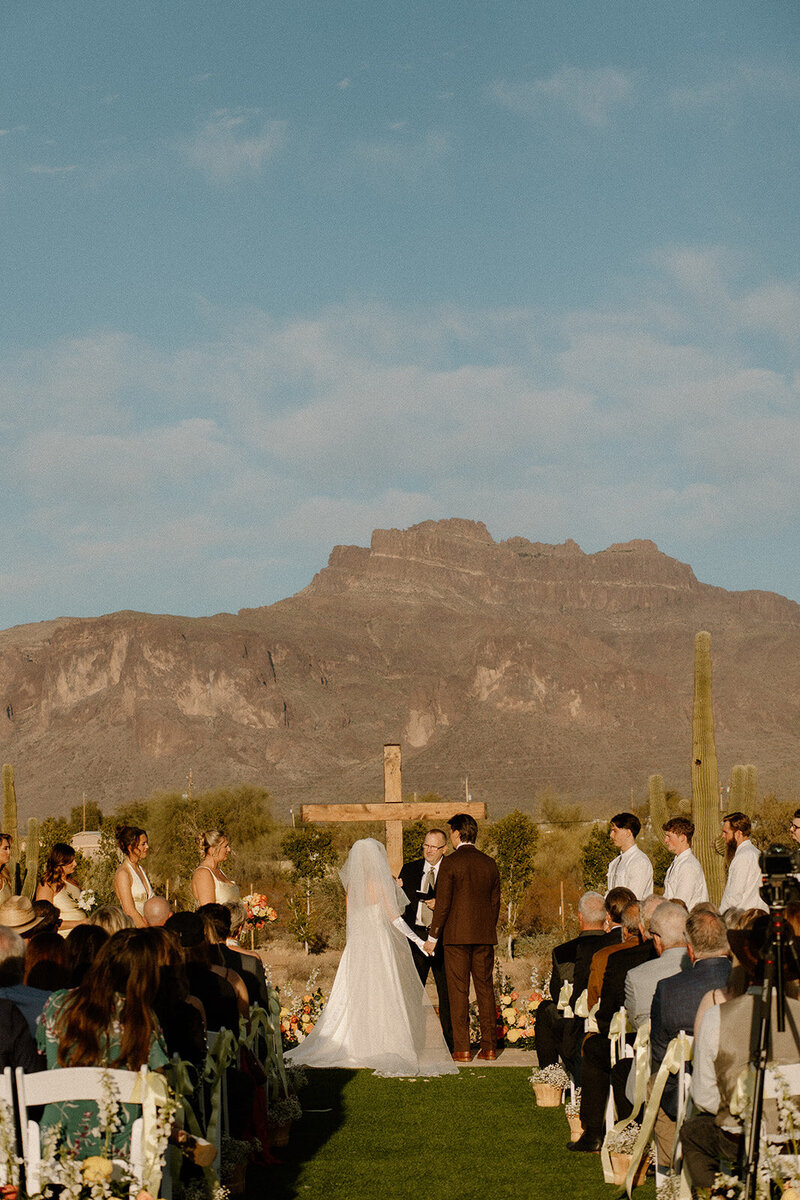 jami-oliver-wedding-preview-taylorraephotofilm-95