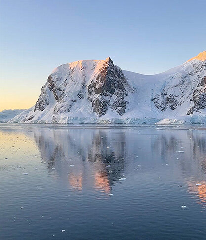Townsend's photograph of a sunset in Antarctica.