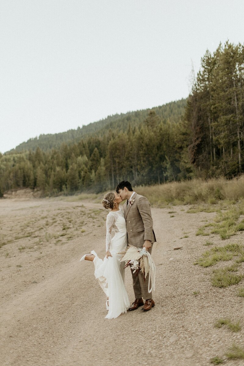 IDAHO-BRIDAL-PHOTOS-WEDDING-PHOTOS-CAMI-PHOTO-CO-21