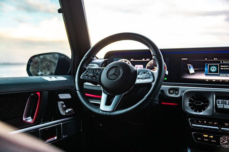 mercedes-g550-matte-manufaktur-night-black-magno-for-rent-in-miami-steering-wheel-027