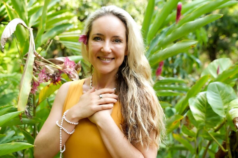 Yellow top in front of green landscape Diana Hill ACT psychologist and leadership coach Costa Rica Retreat