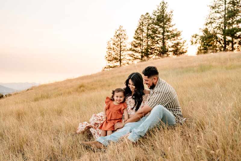 Family in a Field | Photography by Jocelyn