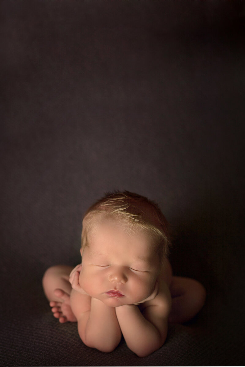Sara-J-Williams-Photography-Georgia-Newborn-Portraits-Froggy-Pose-Mohawk-Baby-Boy-40