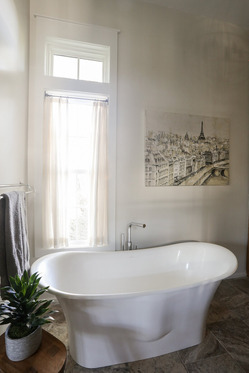 soaking-tub-linen-curtains