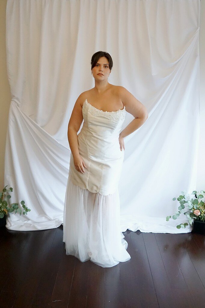 Plus size convertible 2-in-1 wedding dress