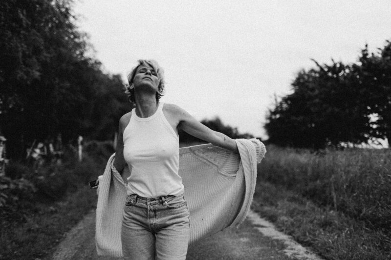photographe portrait saint louis - seance portrait féminin colmar - portrait de femme au naturel mulhouse - basel - cindy wogenstahl