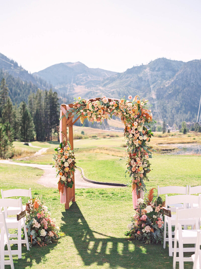 Lake Tahoe Wedding Florist for Everline Resort