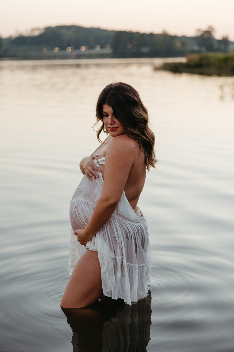 beautiful maternity photos from Rachel Boyd Photography based in Georgia! 