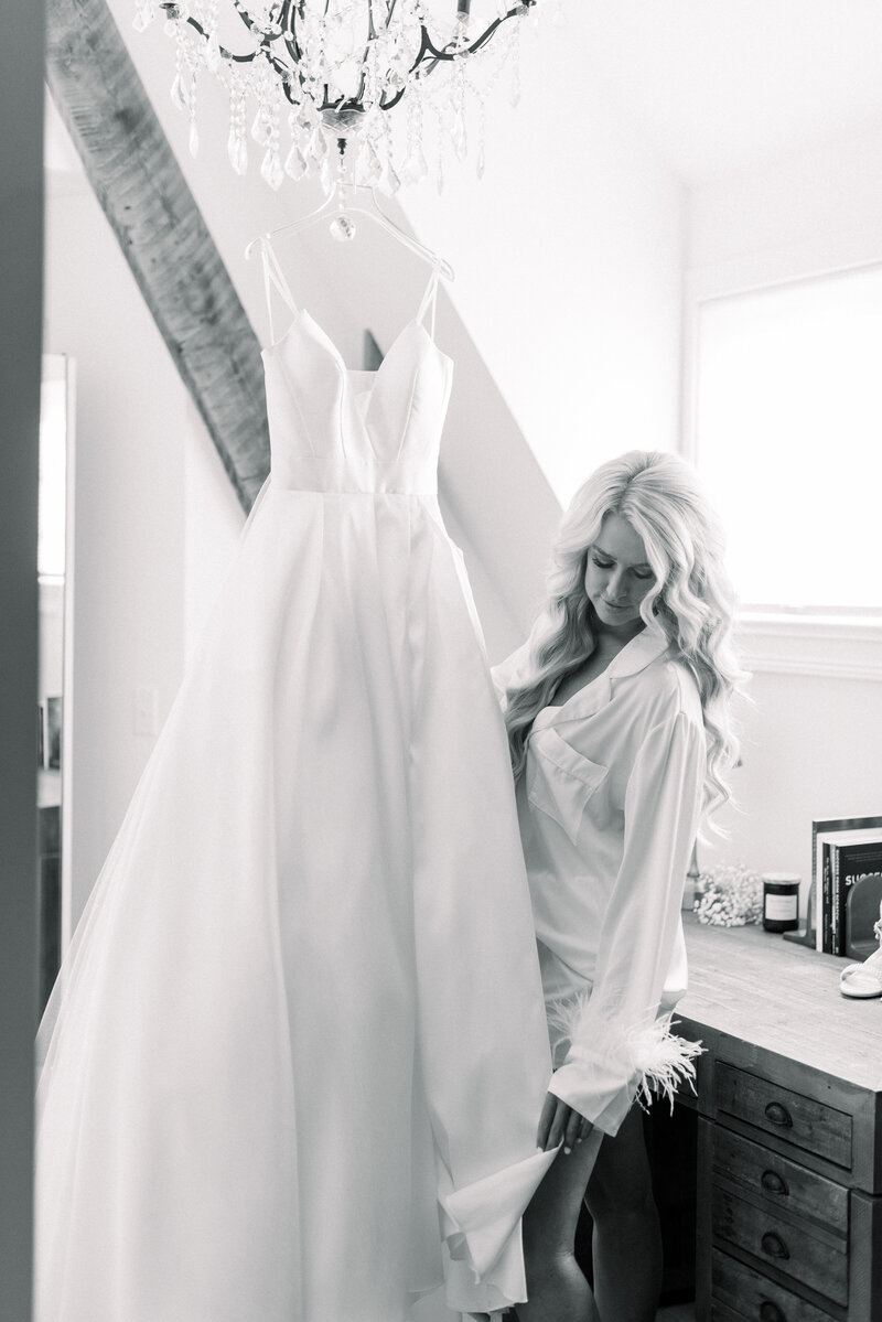 sarah-elizabeth-studio-ohio-wedding-photographer-hardy-wedding-dayton-art-institute-sneak-peeks-8