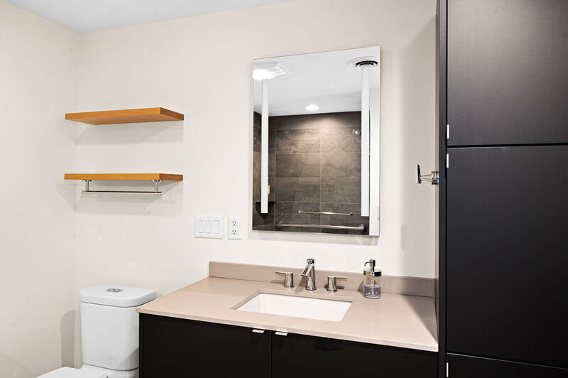 modern-scandinavian-bathroom-design-02