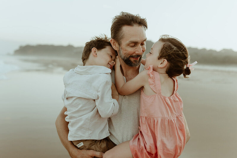 Liz&Dan- Dad cuddling his 2 kids