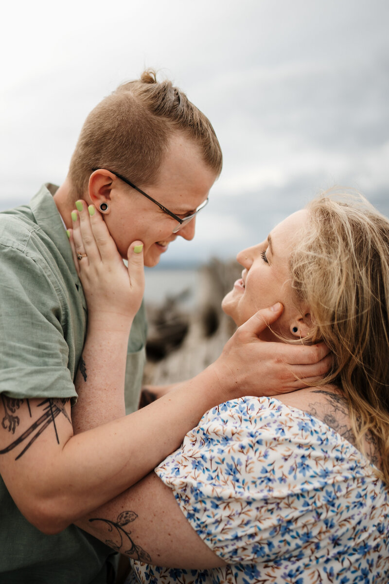 Portland-Couples-Photographer-Sauvie-Island-Beach-118