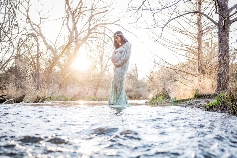 maternity portrait in the water