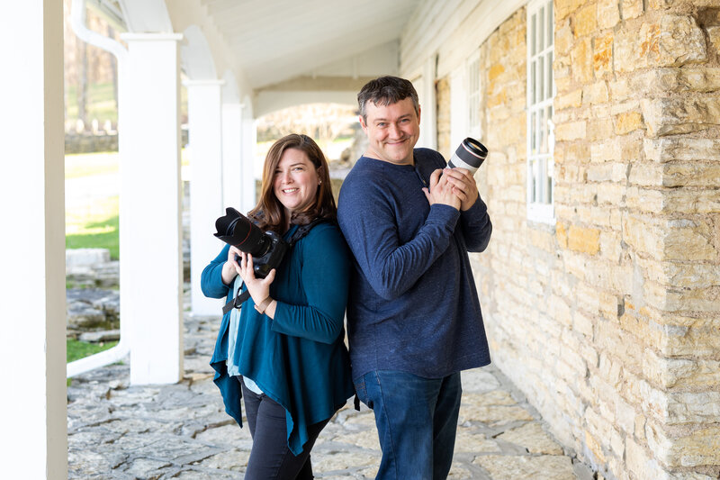 The owners of Midwest LifeShots Photography, Scott and Jen value every client like family and place God above all.
