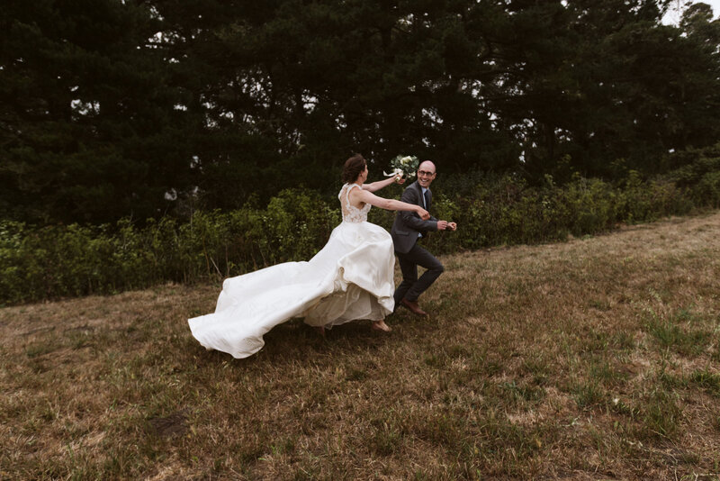 JillBrett_MuirBeach_Pelican-Inn-Micro-Elopement-Wedding-chiarashine-2020--1725