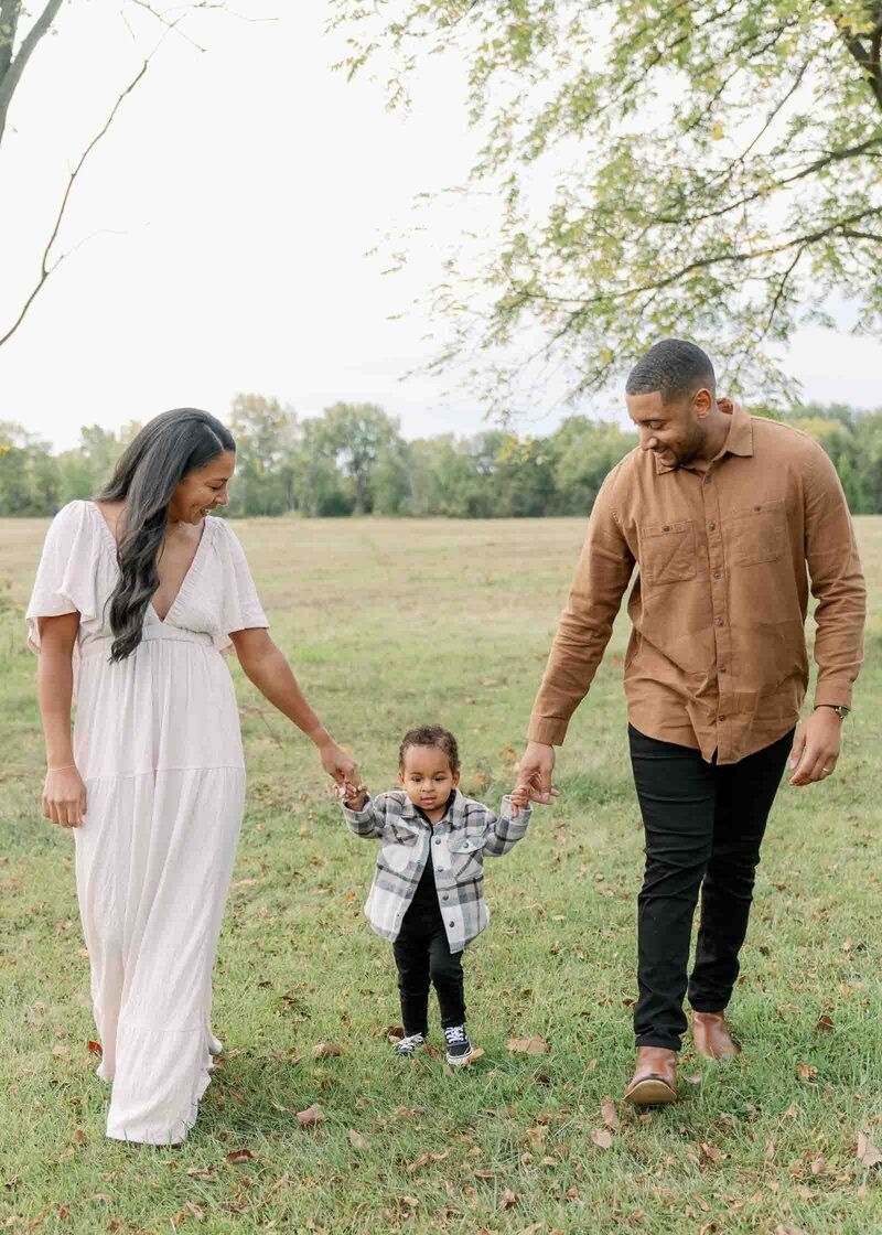 10.08.23 The Johns Family_Fall Portraits at Busse Woods.monicamirandaphotography (23 of 42)