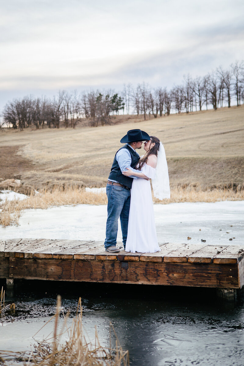 Anna+Kyle-TerraSancta-CatholicWedding-RapidCity-MuleyHillLodge-Deadwood-WanderingWildeMedia-Weddings-561