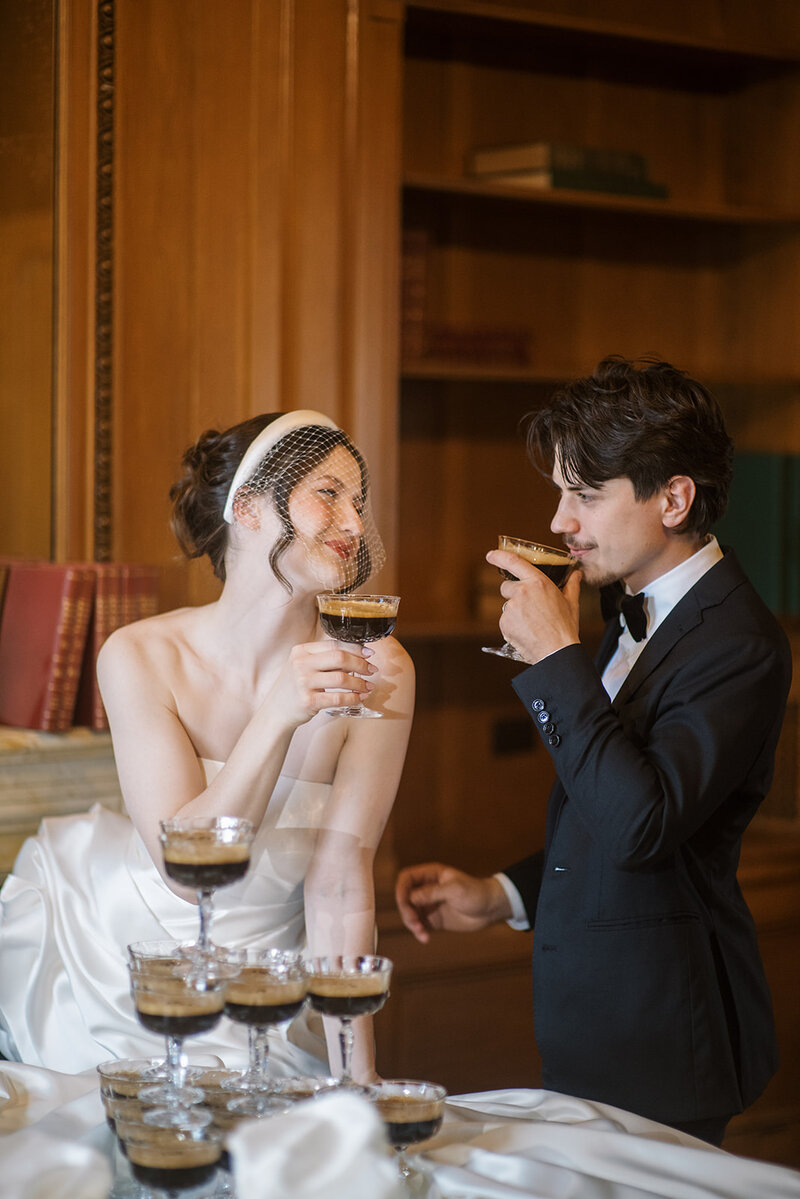 bride holding bouquet