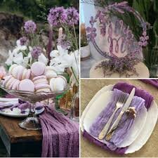 sweet table in Tuscany in lilac with macarons and lilac decorations