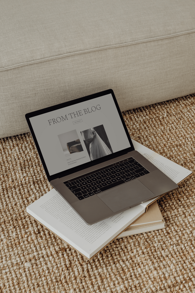 Kaboompics Club_Free PSD Mockup_0004 2-min