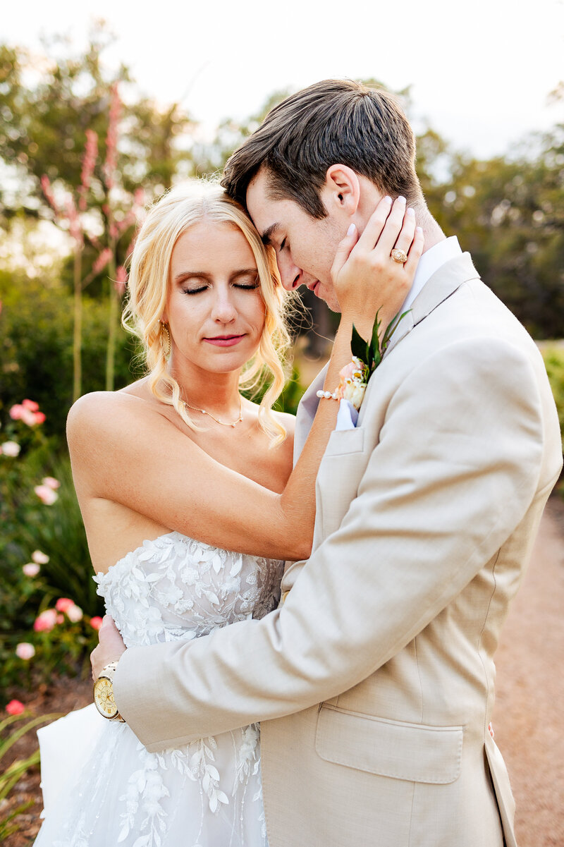 Live your wedding dream in Durango, CO, with laid-back vibes, elegant details, and bold colors. An untraditional experience awaits couples ready for a celebration like no other.