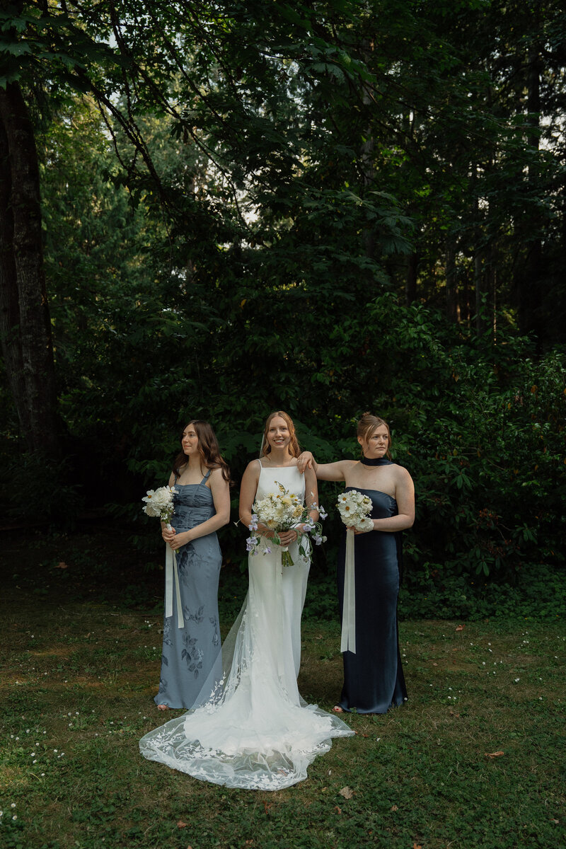 editorial bridal party portraits at heritage acres in Saanichton by latitude 49 photography 