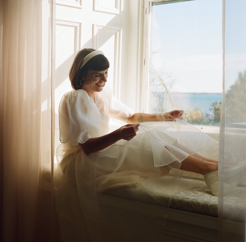 minimalist summer wedding at entrepot dominion montreal