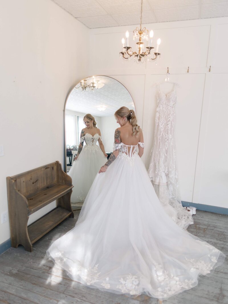 Edmonton Wedding Photos - Pine and Pond Wedding Venue (28)