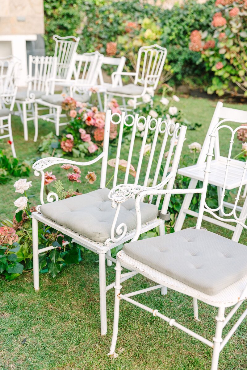 mixed seating at a wedding reception in spain