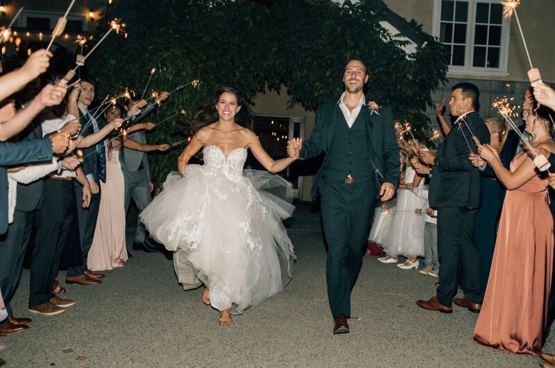 lace wedding dress of seattle bride