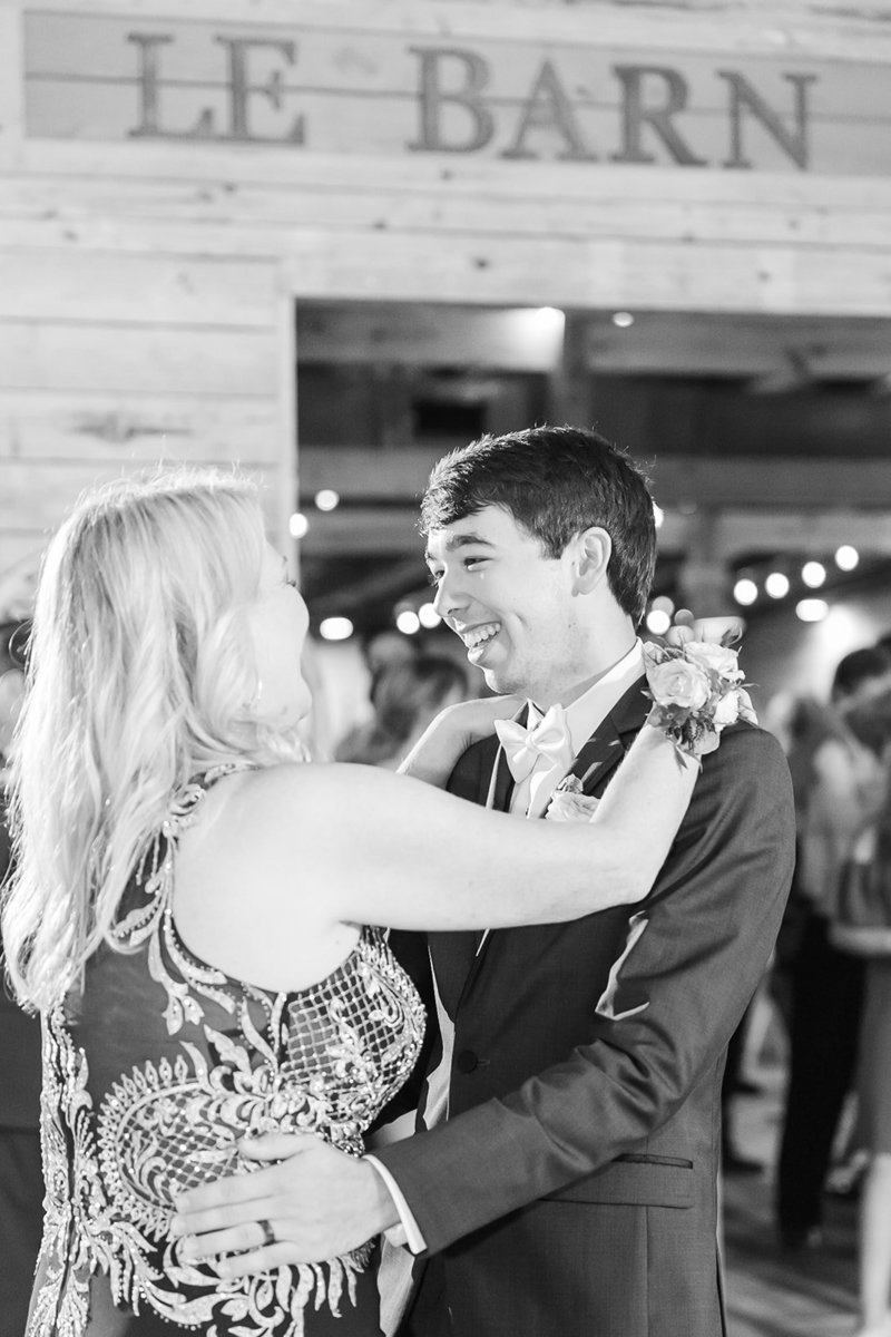 Le-Barn-Rouge-Lafayette-Louisiana_51