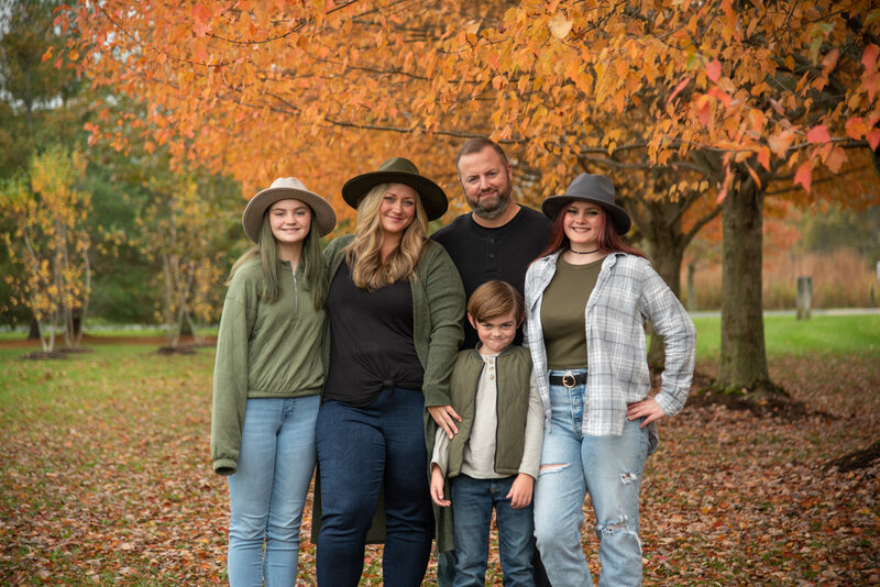 MedinaOhioBuckeyeWoodsPositivelyPortraitsFamilyPhotos51