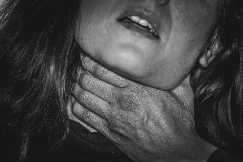 close-up-young-woman