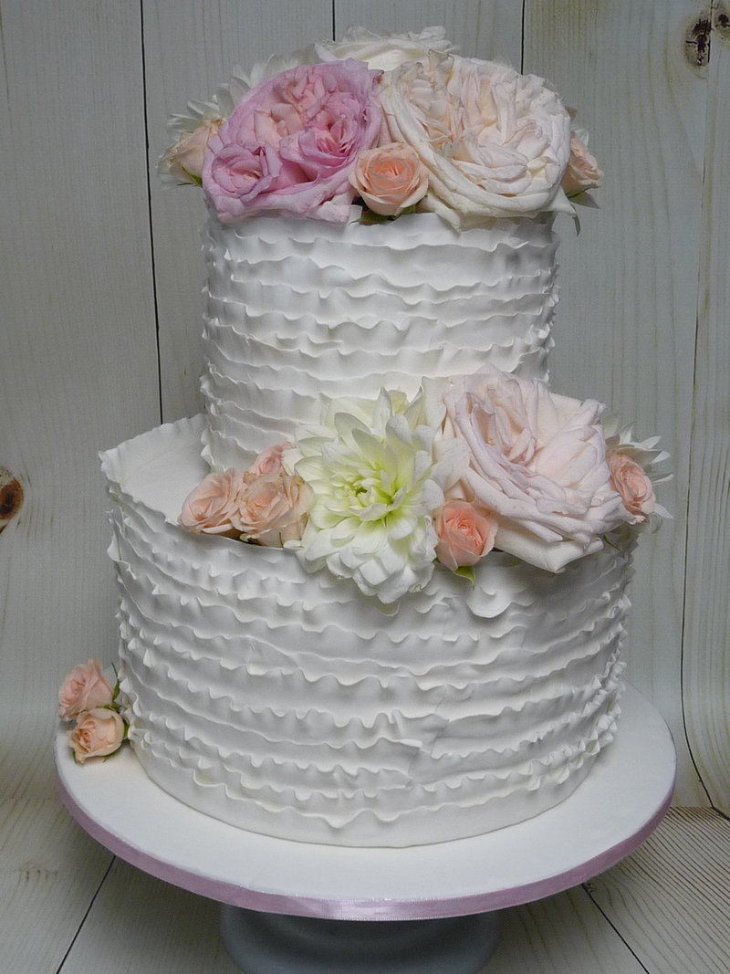 fresh flower wedding cake