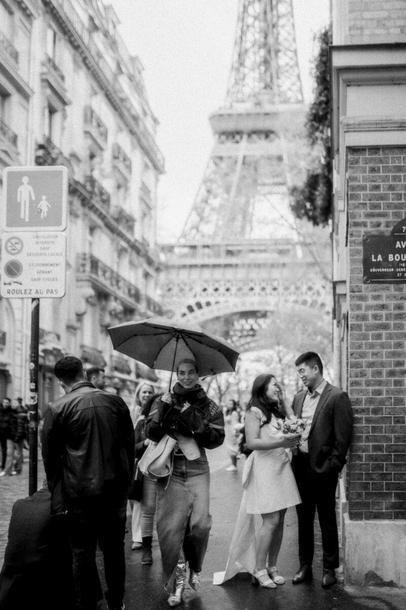 091-Paris-Engagement-Cinematic-Romance-travel-Editorial-Luxury-Fine-Art-Lisa-Vigliotta-Photography