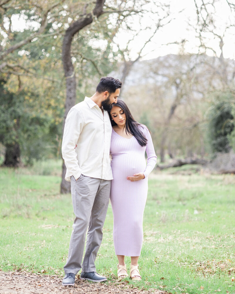 Couple-oak-grove-san-jose-maternity-photoshoot