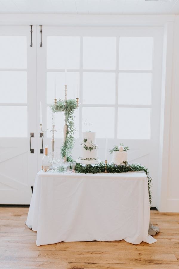 Winter White Wedding Stylized Shoot | Boho Winter Snow Covered Wonderland – Coeur D'Alene, WA | Tin Sparrow Events + Alex Lasota Photography