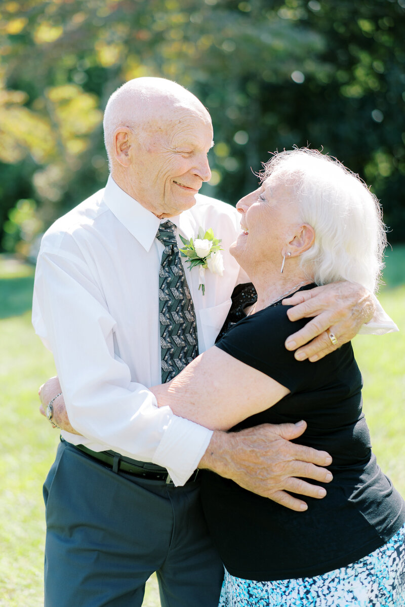 Rebekah Emily Photography Charlottesville Home Wedding-32