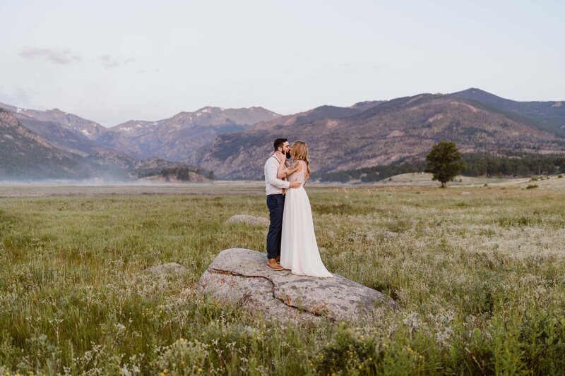 Couple gets married at Sprague Lake in Rocky Mountain National Park