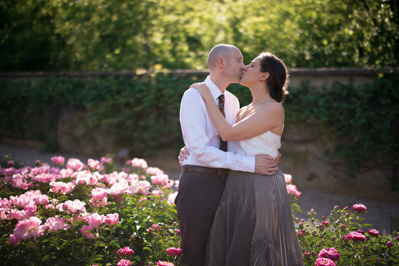 Capture the beauty of your love story with a couple’s photo session at Allerton Park by Light By Zoey Photography in Champaign-Urbana, IL. Enjoy a stunning outdoor backdrop for timeless and romantic portraits.