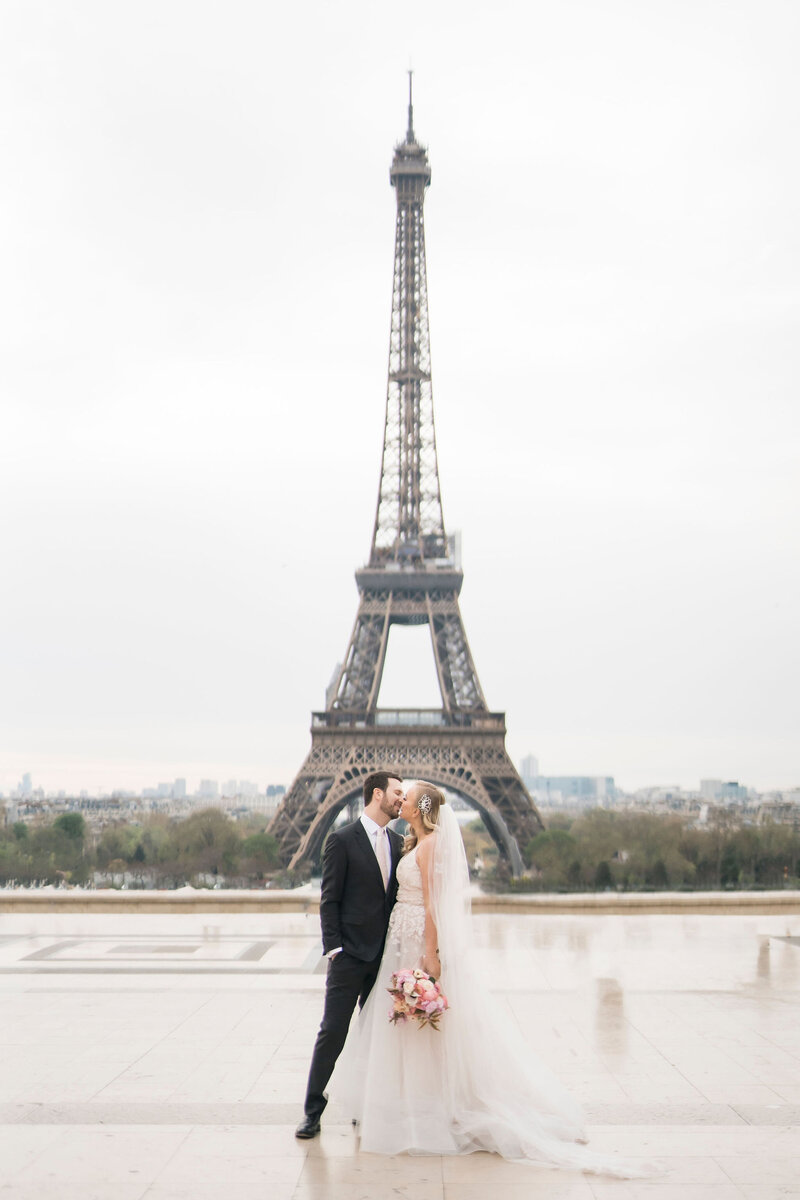 003-Paris-Spring-Blossom-Elopement-Wedding-Cinematic-Editorial-Luxury-Fine-Art-Lisa-Vigliotta-Photography